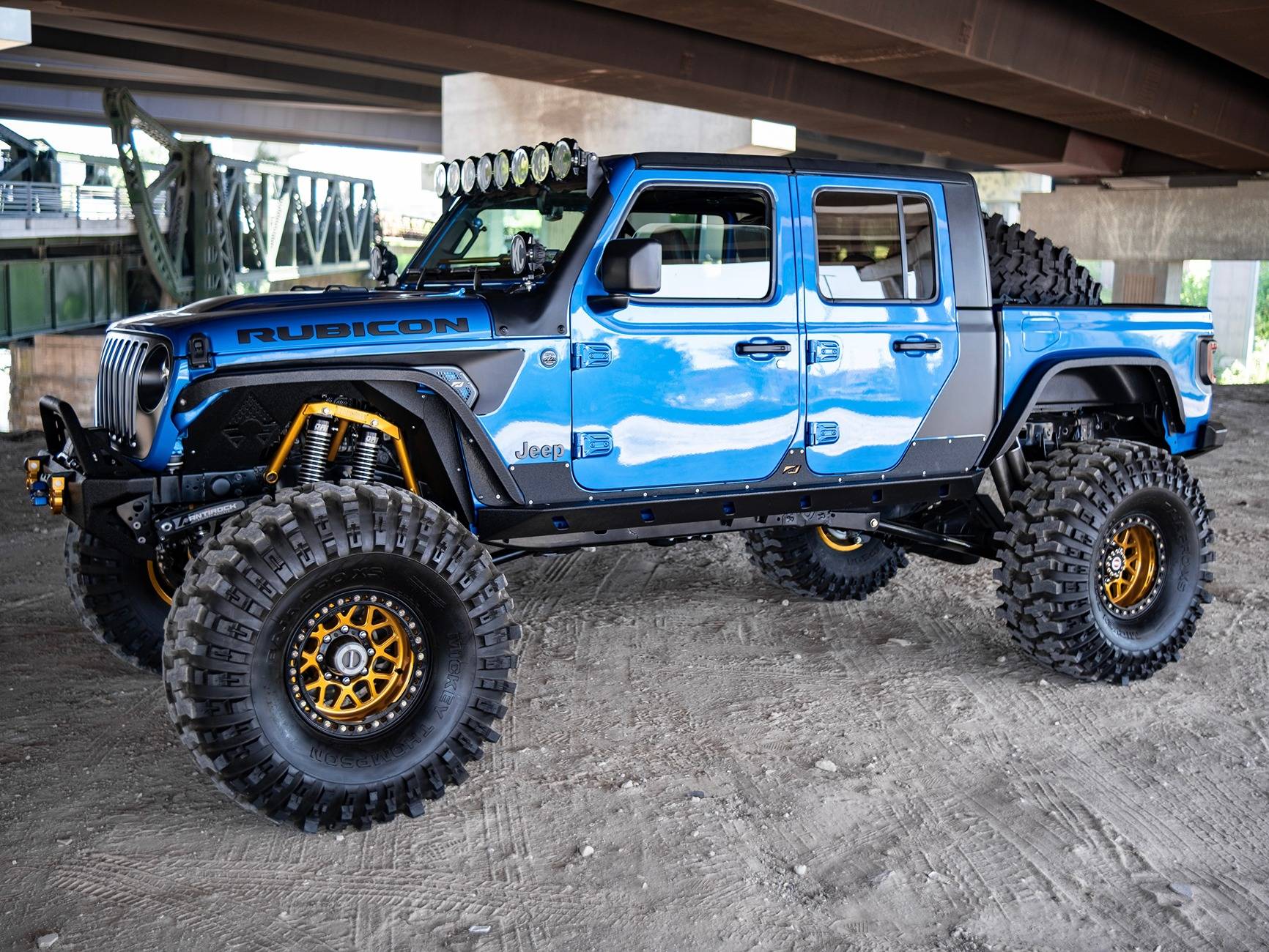 Jeep Wrangler JL 2dr JL Build:  Hemi, 6mt, Stretch 12
