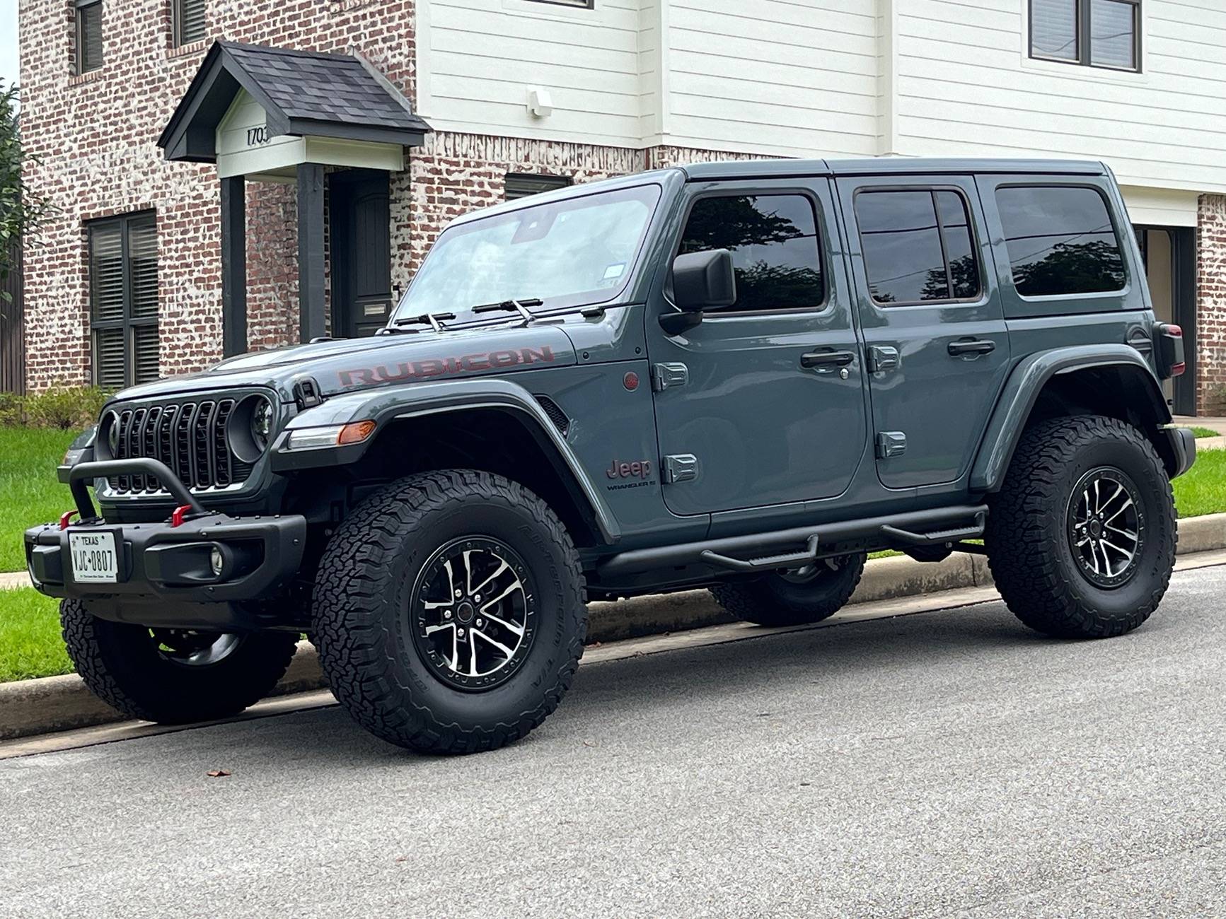 Jeep Wrangler JL Wrangler side steps IMG_1929
