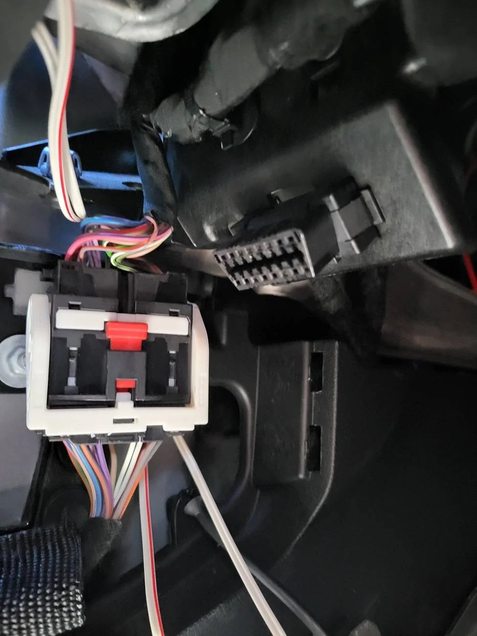 Jeep Wrangler JL 2024 base audio - tweeter and sub plug and play upgrade 6c fish A pillr behind door connector