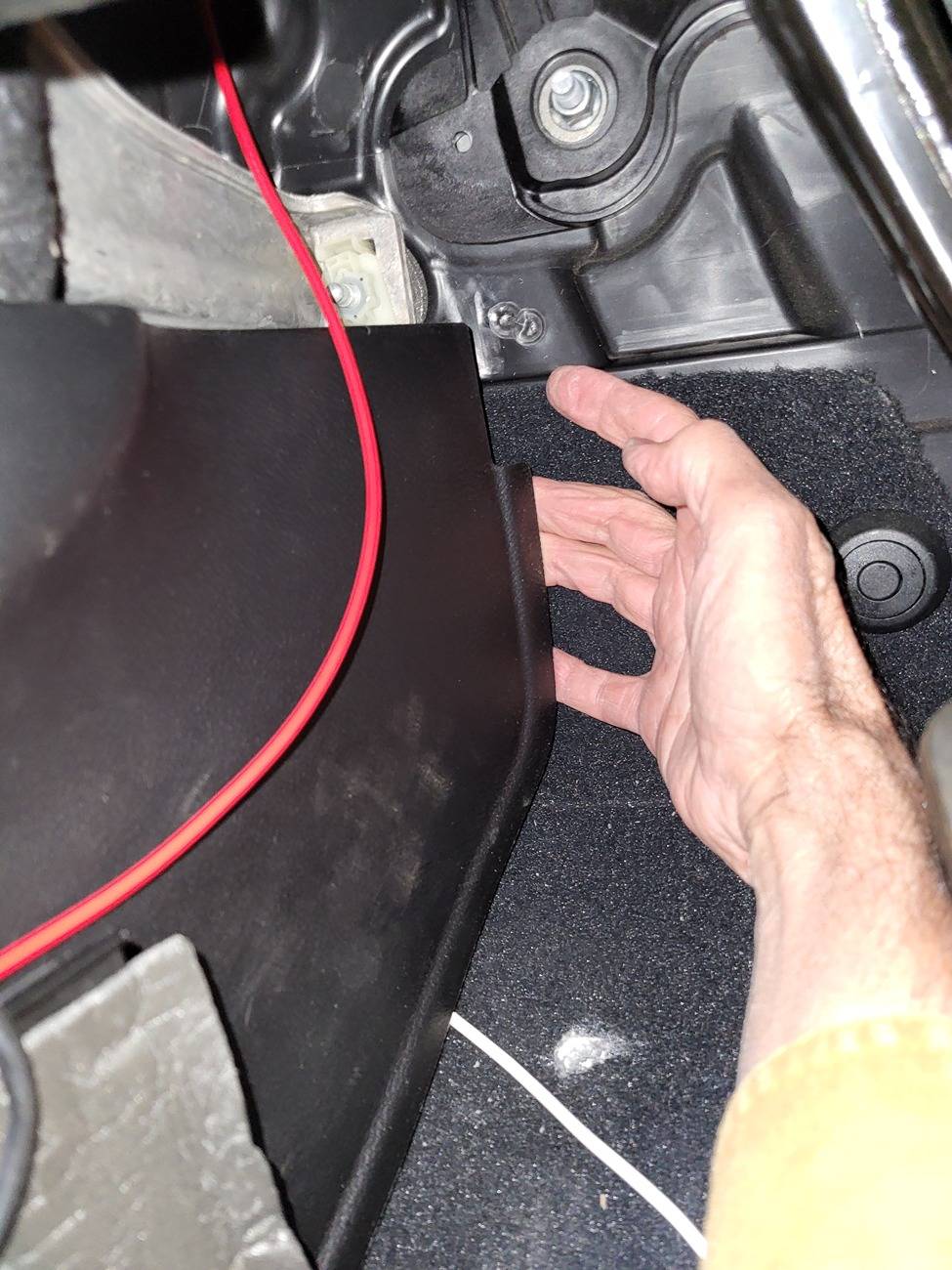 Jeep Wrangler JL 2024 base audio - tweeter and sub plug and play upgrade 7a pull out trim