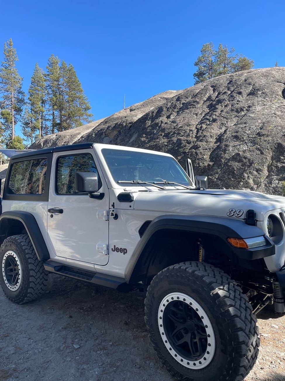 Jeep Wrangler JL AEV Borah rim and tire combo IMG_4204