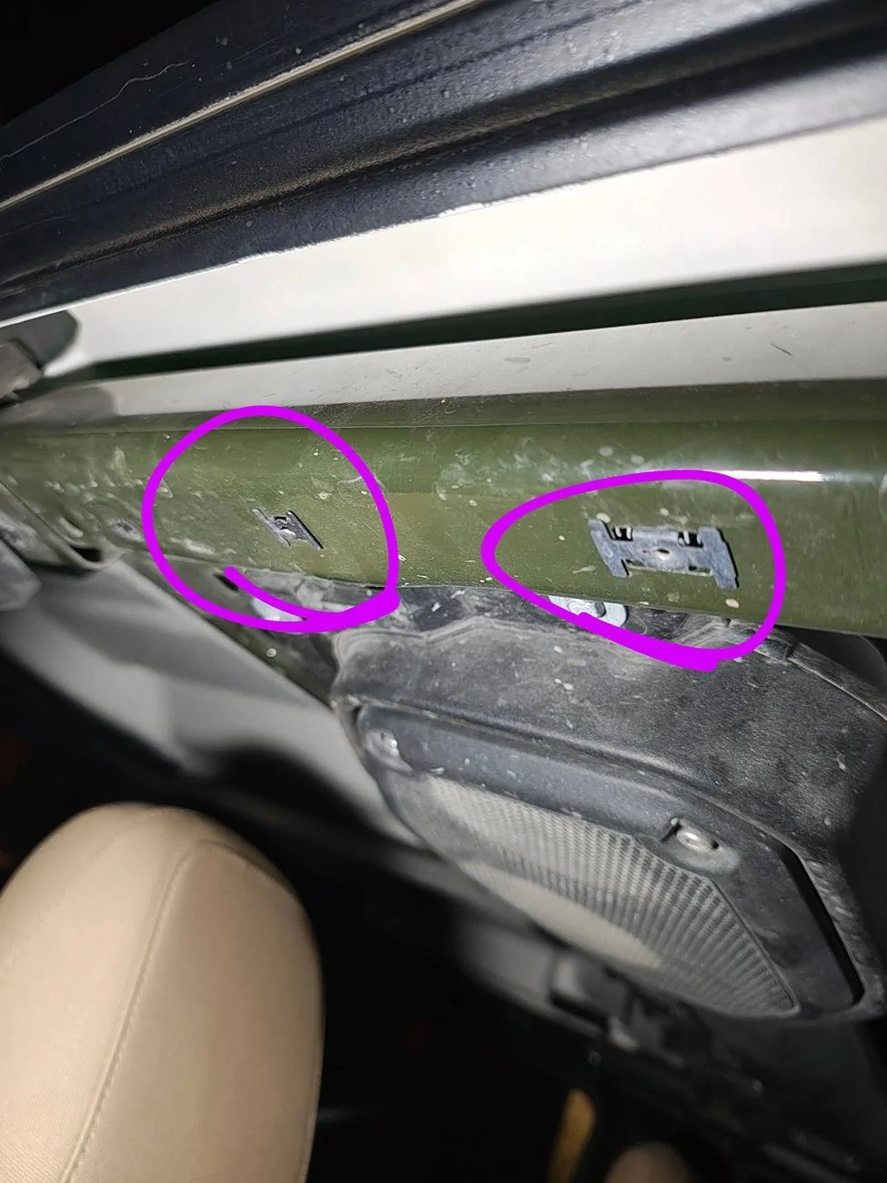 Jeep Wrangler JL Mysterious Interior Piece? 1000005052