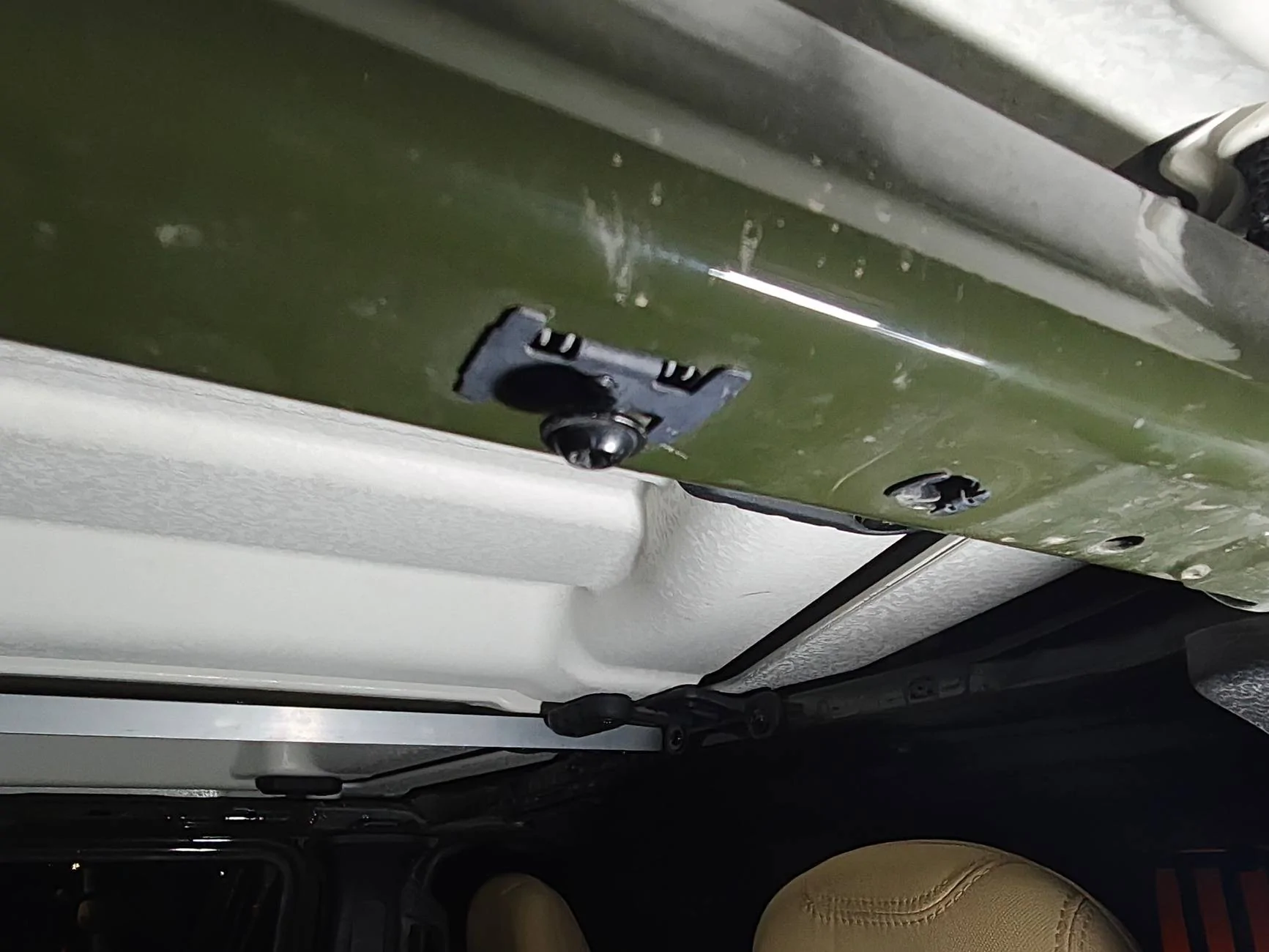 Jeep Wrangler JL Mysterious Interior Piece? 1000005057