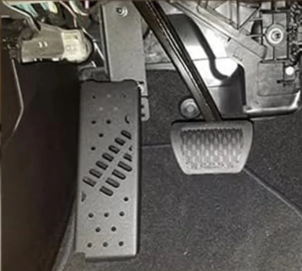 Jeep Wrangler JL Why is there no dead pedal??? Screen-Shot-2024-11-14-at-12-53-34-PM