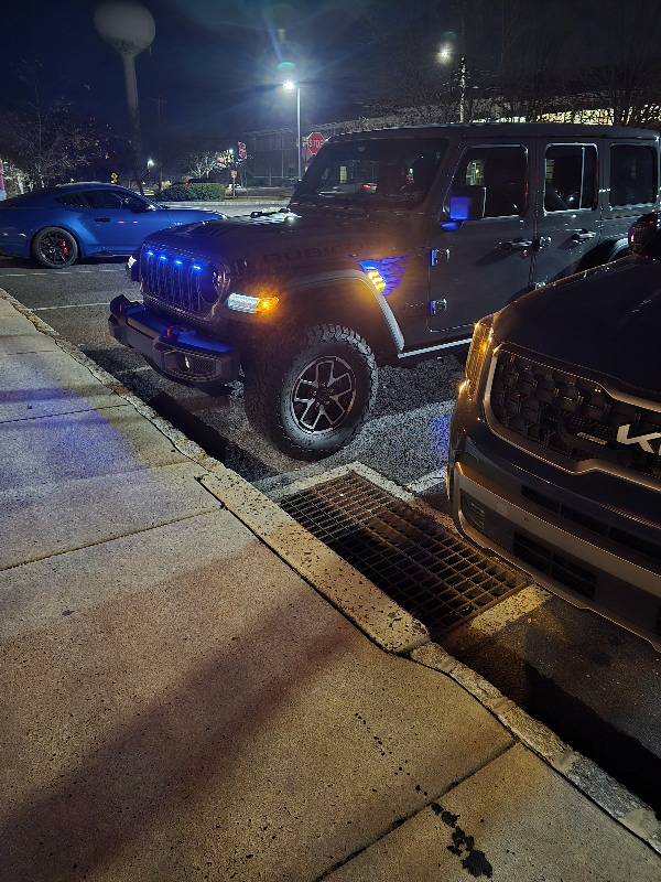 Jeep Wrangler JL New 2024 Grill Running Lights 20241118_173145