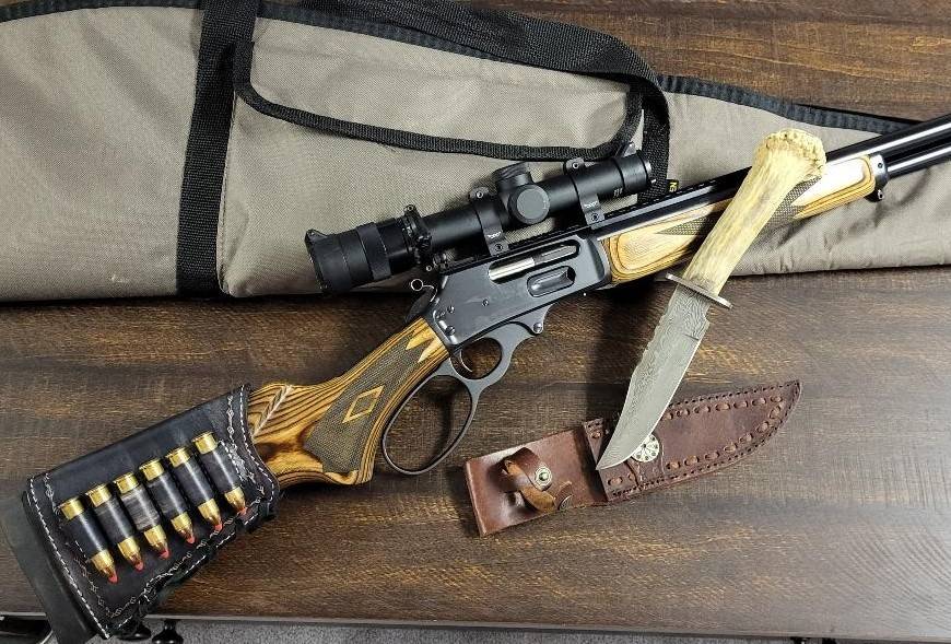 Jeep Wrangler JL Firearm and knife collectors hunt