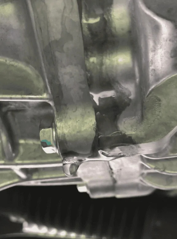 Jeep Wrangler JL Condensation dripping down tranny leak1