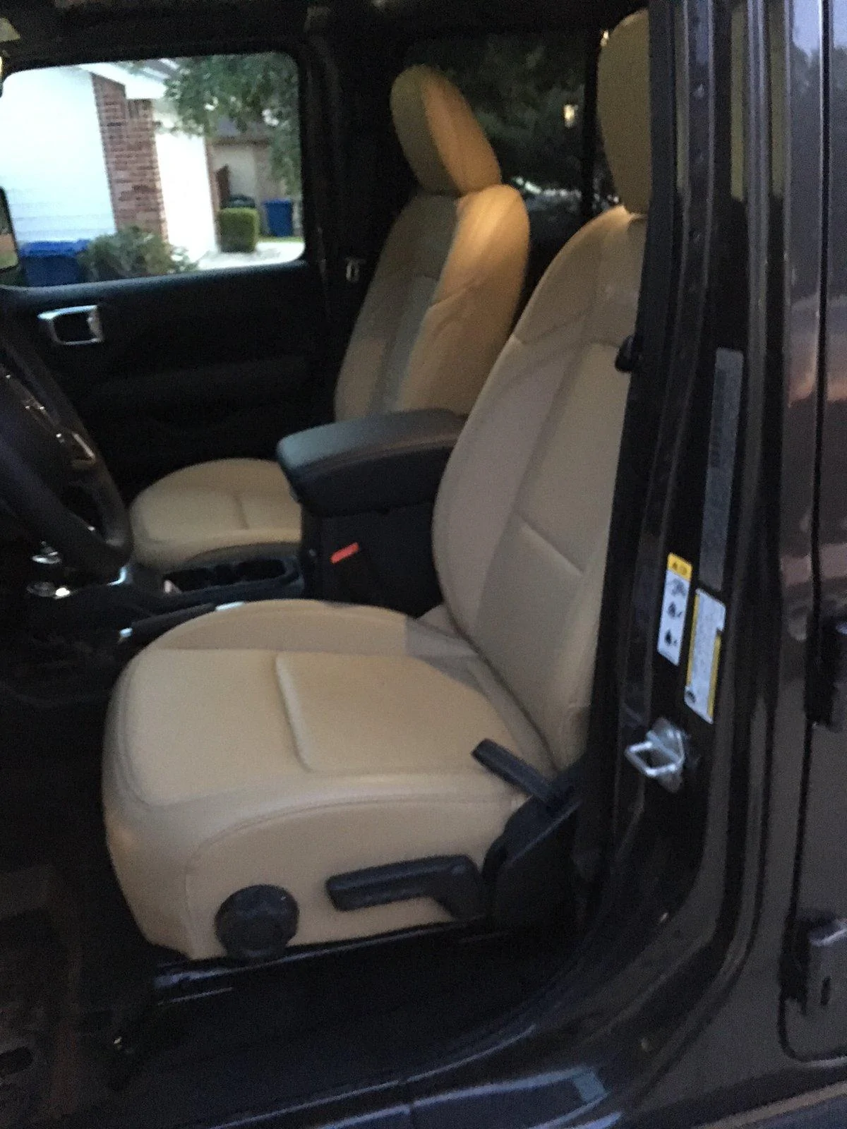 Jeep Wrangler JL Please show me some tan interiors IMG_0328