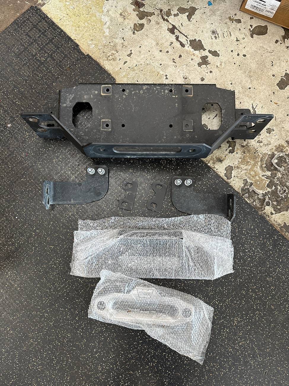 Jeep Wrangler JL Warn winch plate IMG_4097