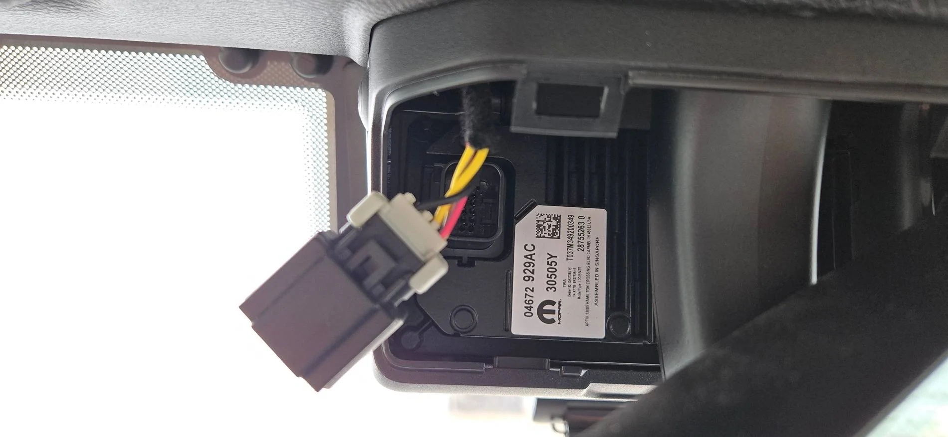 Jeep Wrangler JL 10-pin adapter for powering dashcam 20241123_123127