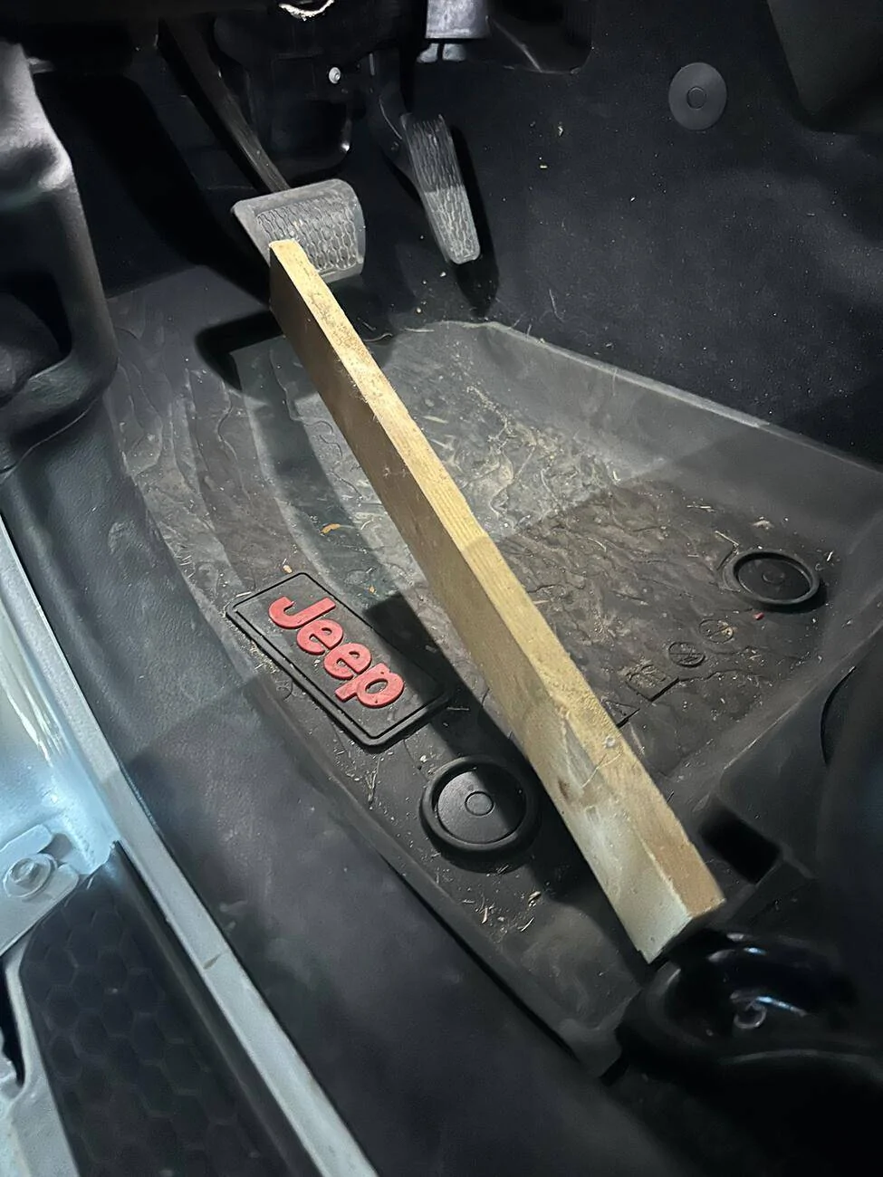 Jeep Wrangler JL Rebar to Hold Wheel tempImagek8Skc1