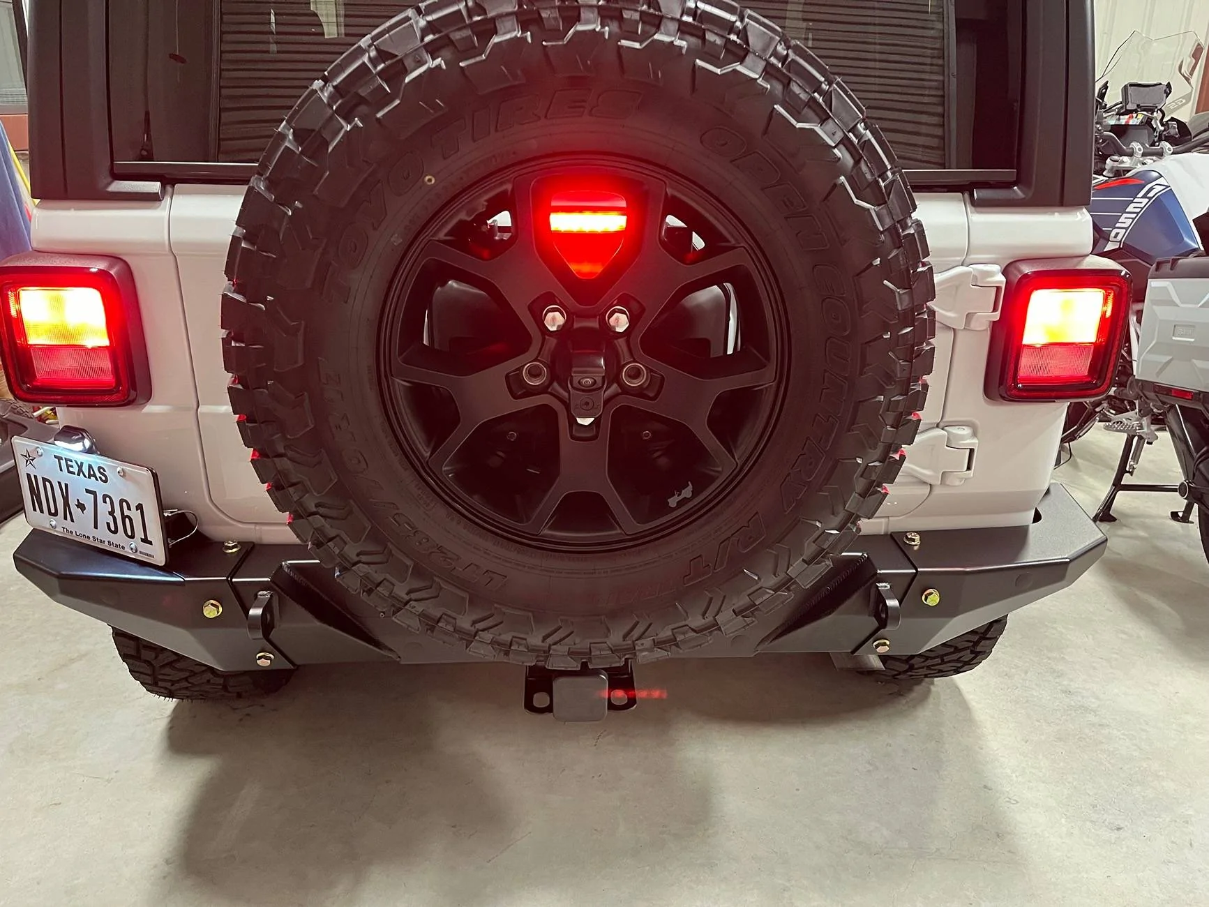 Jeep Wrangler JL Third Brake Light extension cable with OEM connectors? IMG_2305