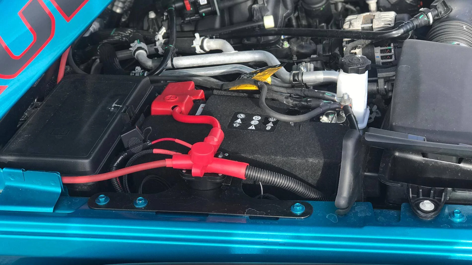 Jeep Wrangler JL Winch Aux switch/ power interrupt kit install. IMG_2854