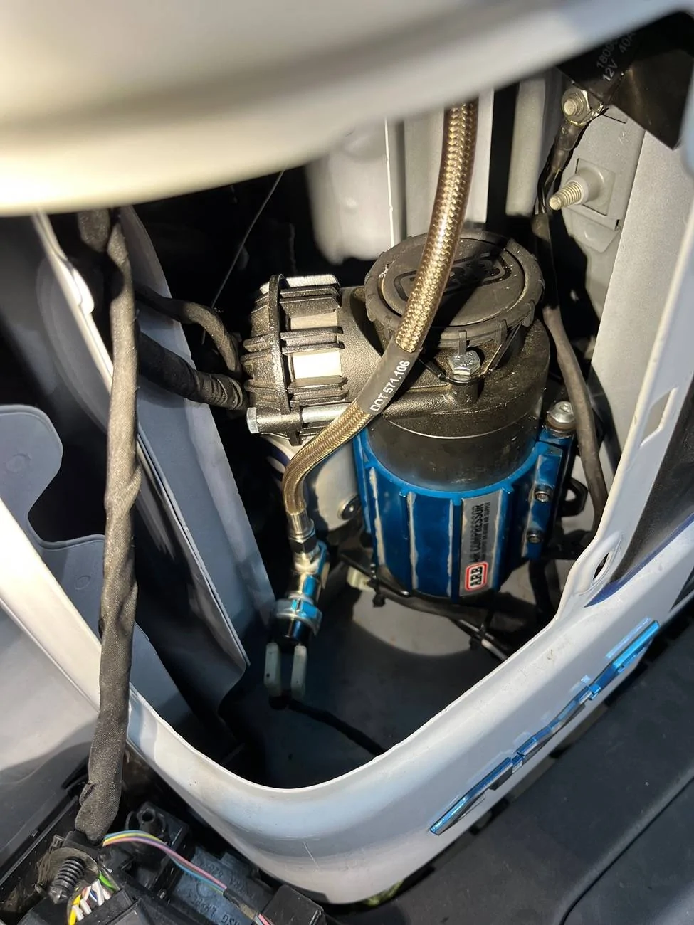Jeep Wrangler JL Discreet air compressor install - 4xe IMG_0940
