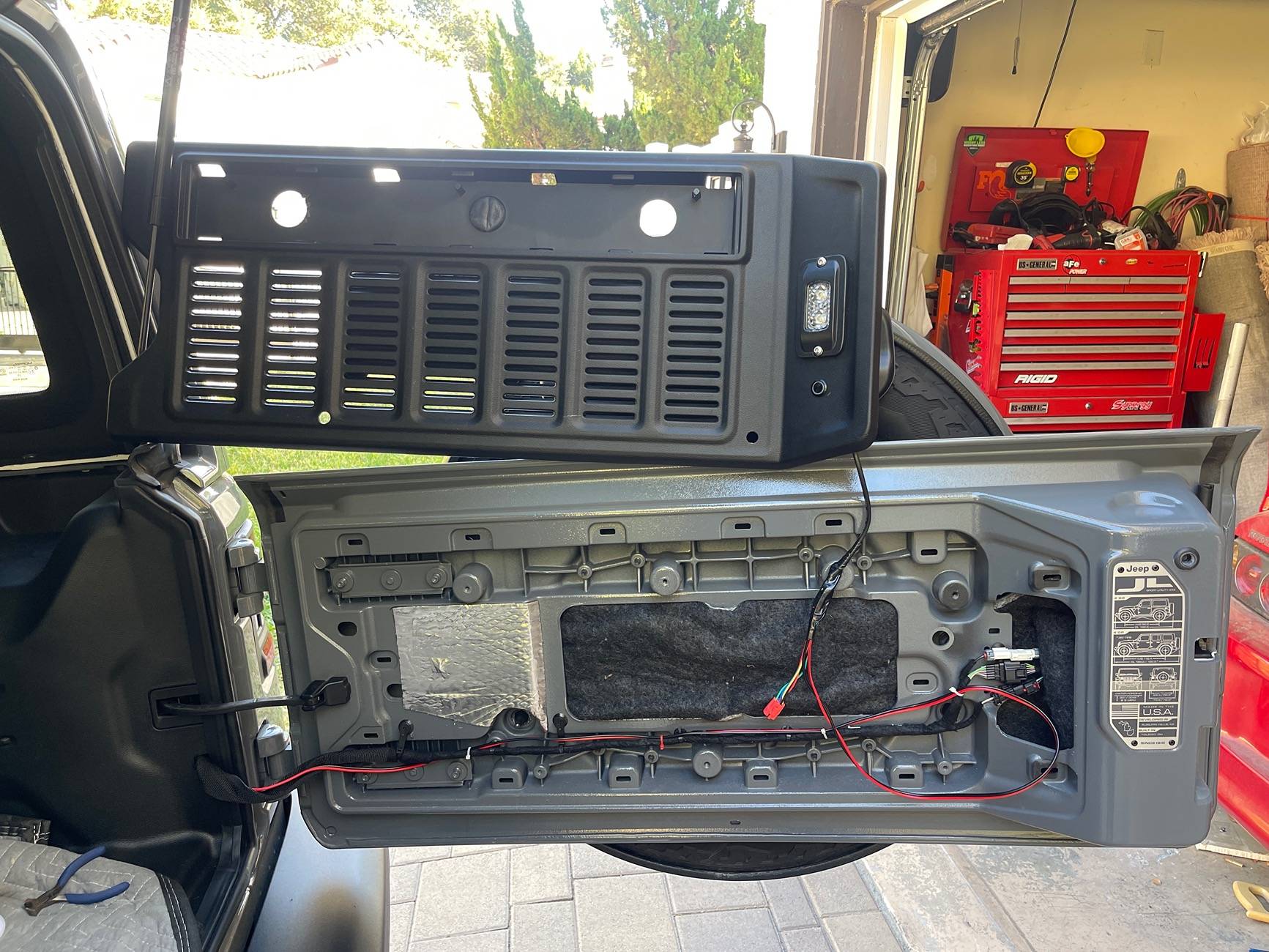 Jeep Wrangler JL Wrangler gate lighting image