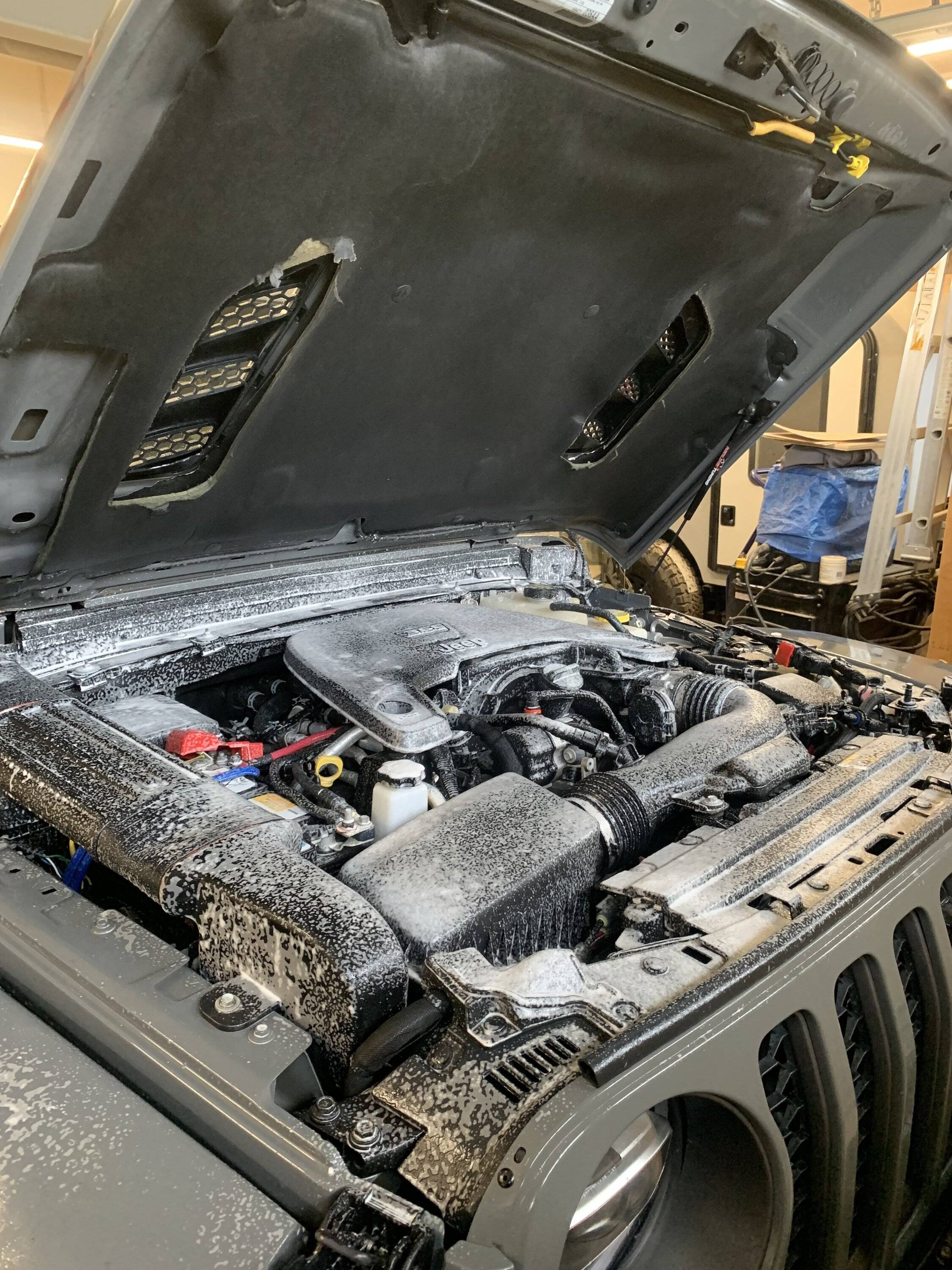 Jeep Wrangler JL 11 minute engine compartment detail IMG_1159