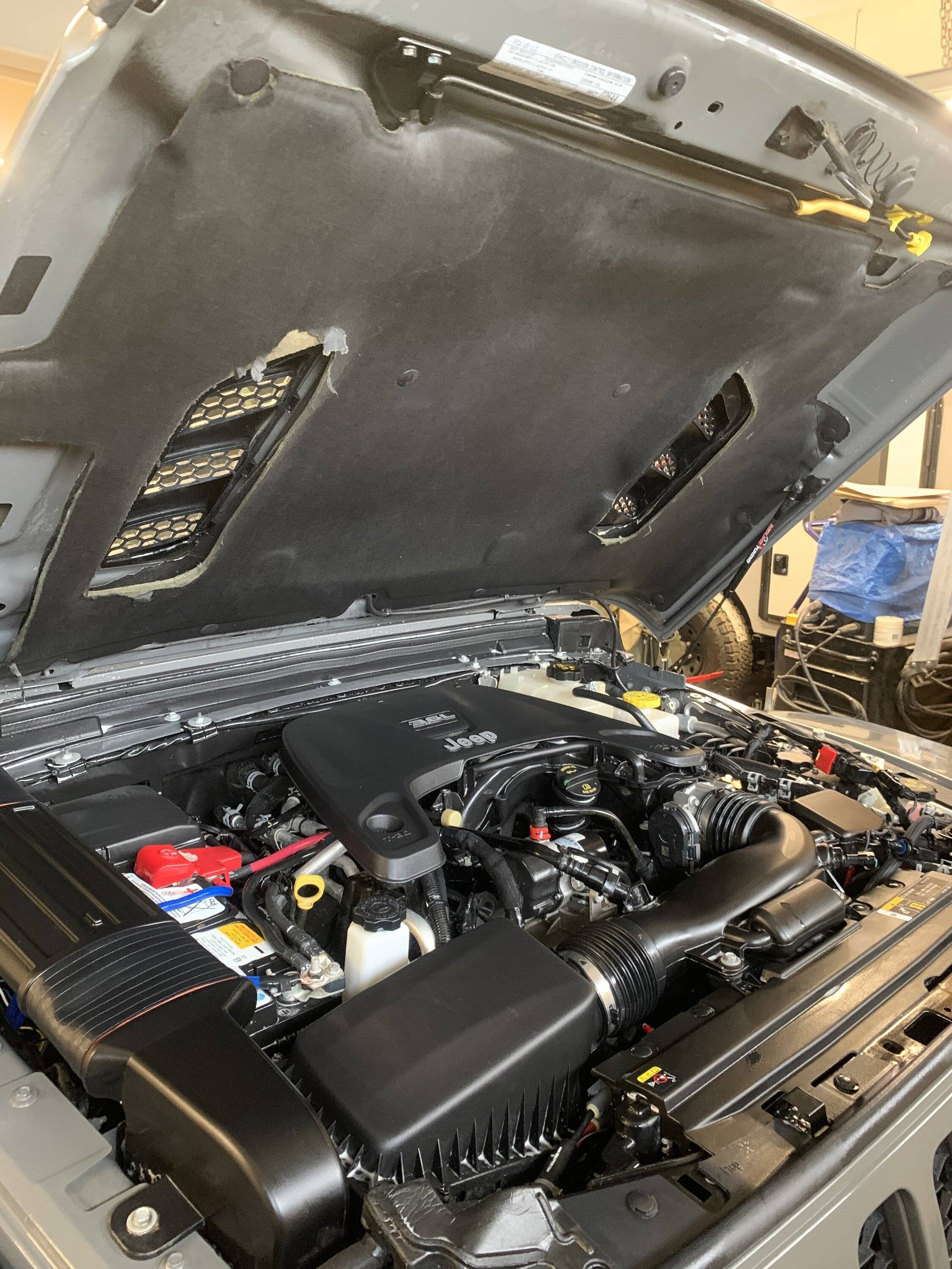 Jeep Wrangler JL 11 minute engine compartment detail IMG_1157