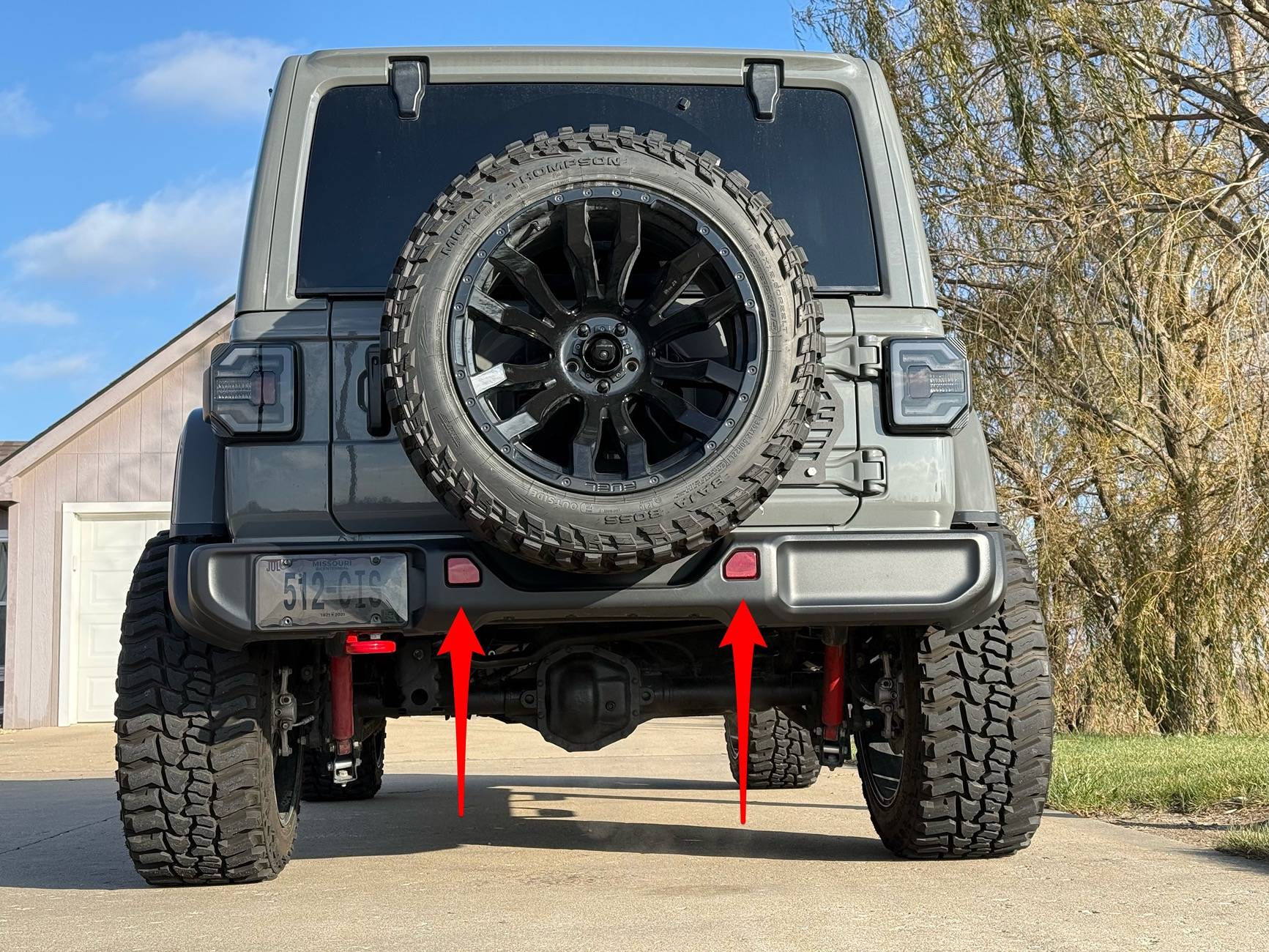 Jeep Wrangler JL Reverse lights in rear bumper question IMG_4809