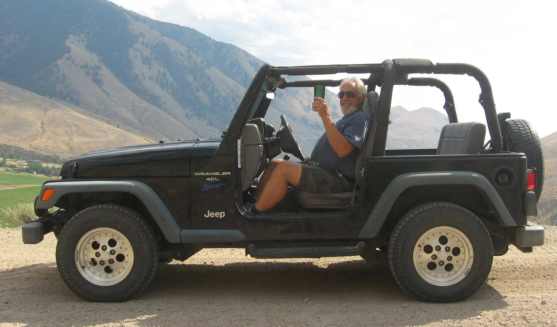 Jeep Wrangler JL Stellantis CEO Tavares has resigned 97