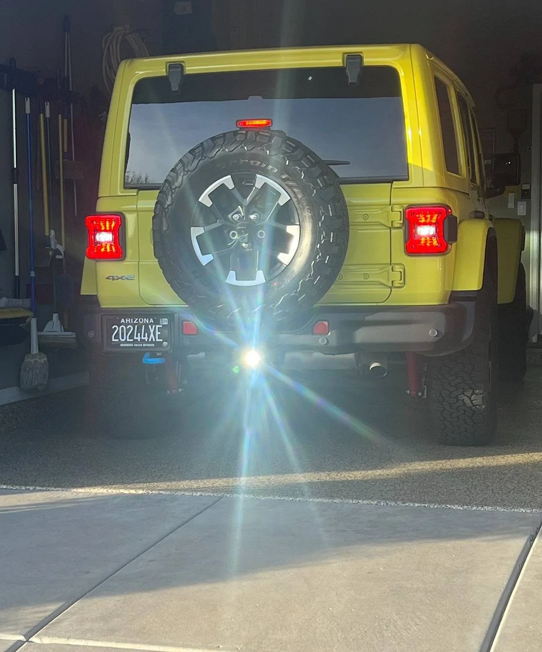 Jeep Wrangler JL Reverse lights in rear bumper question 2024-12-02_07-38-08