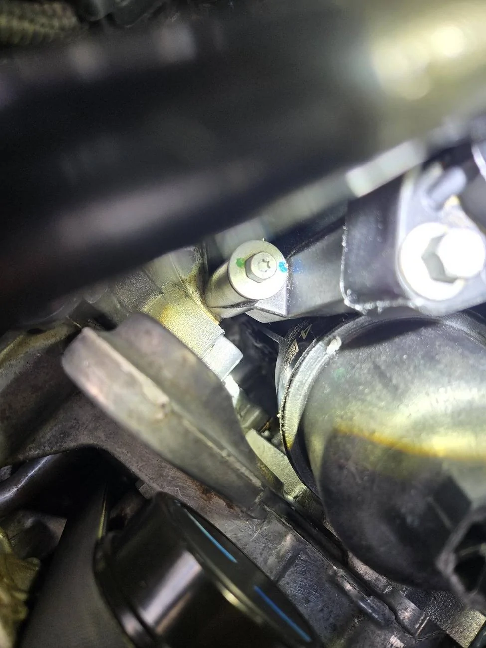 Jeep Wrangler JL Paper towel stuck around the engine 20241208_150435