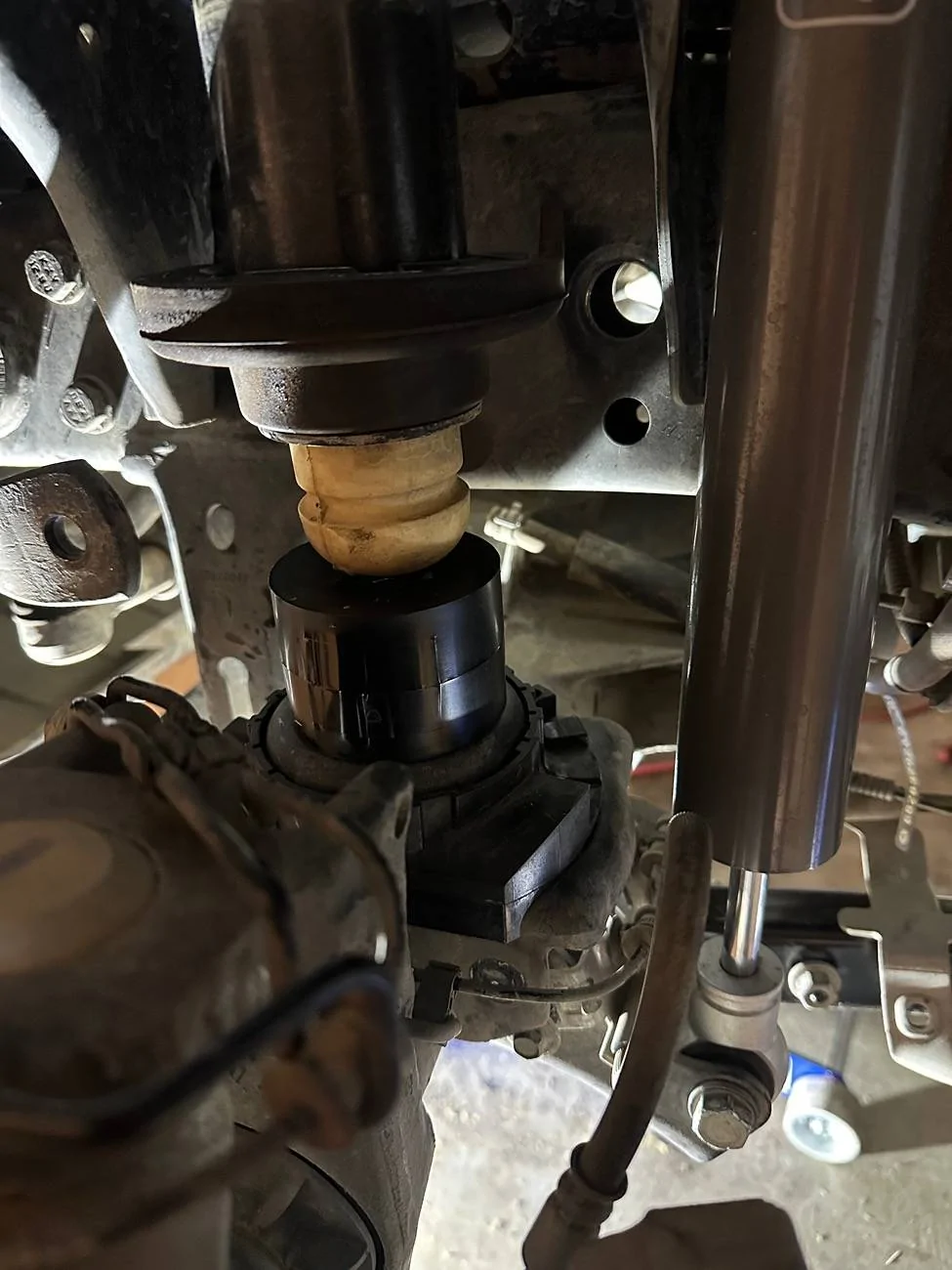 Jeep Wrangler JL Expeditious advice needed for bump stop installation IMG_4643