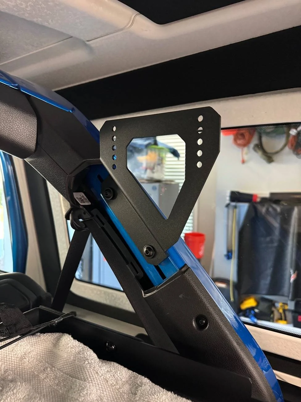 Jeep Wrangler JL Expedition shelf install. IMG_4092