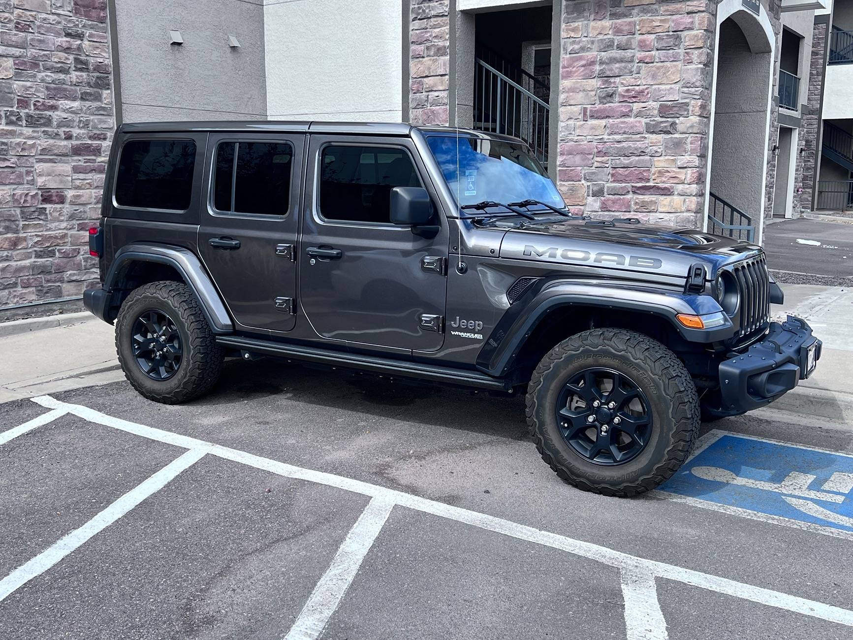 Jeep Wrangler JL Wrangler trim IMG_1108