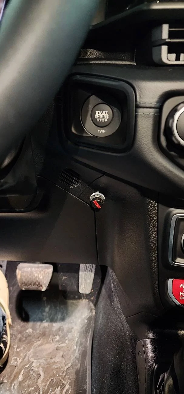 Jeep Wrangler JL Trailer brake controller 20241223_123223