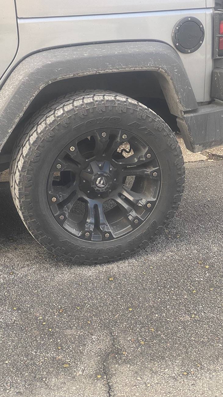 Jeep Wrangler JL LOOKING TO REPLACE FACTORY RIMS IMG_5469