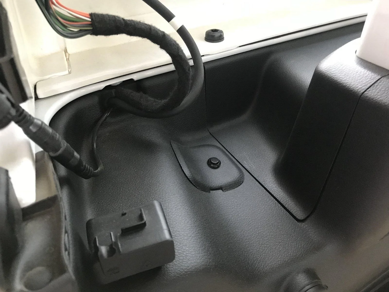 Jeep Wrangler JL Tailgate Brawlee LED light IMG_5132