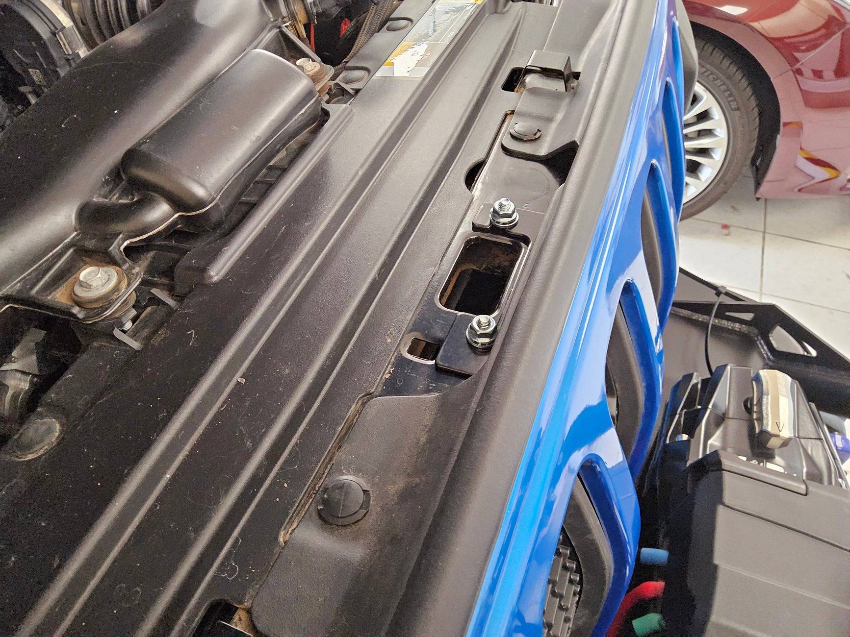 Jeep Wrangler JL Aftermarket hood lock? 20241228_151401