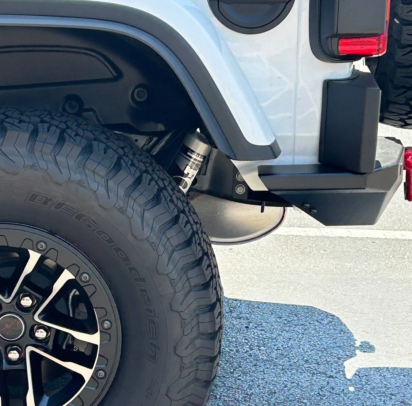 Jeep Wrangler JL Wheel Well Trim IMG_6244