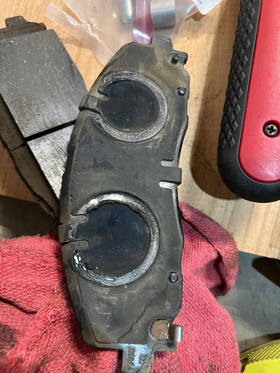Jeep Wrangler JL Deep piston mark on the brake pad back plate IMG_6526