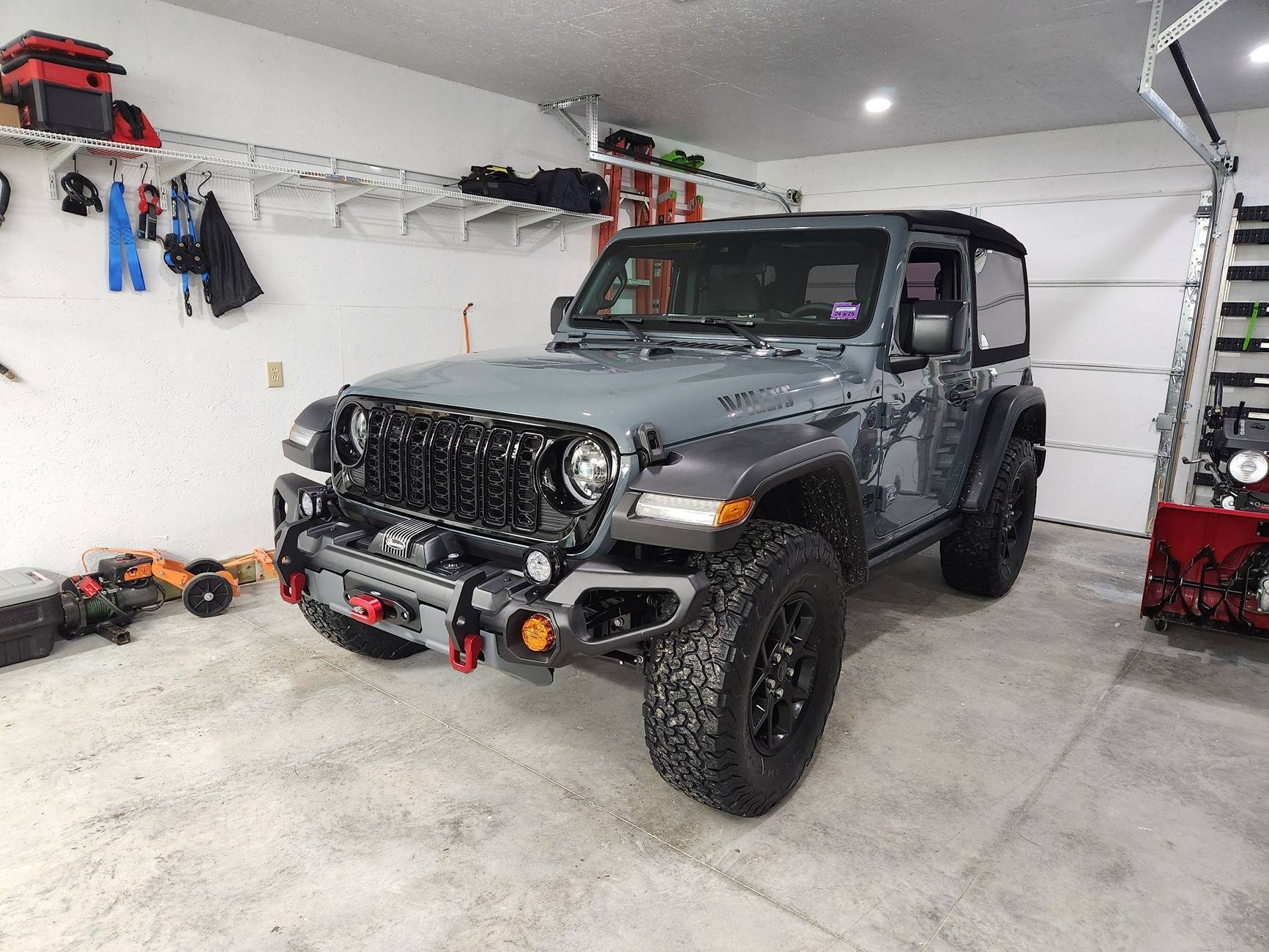 Jeep Wrangler JL 2 door or 4 door? 2024 Willys 2