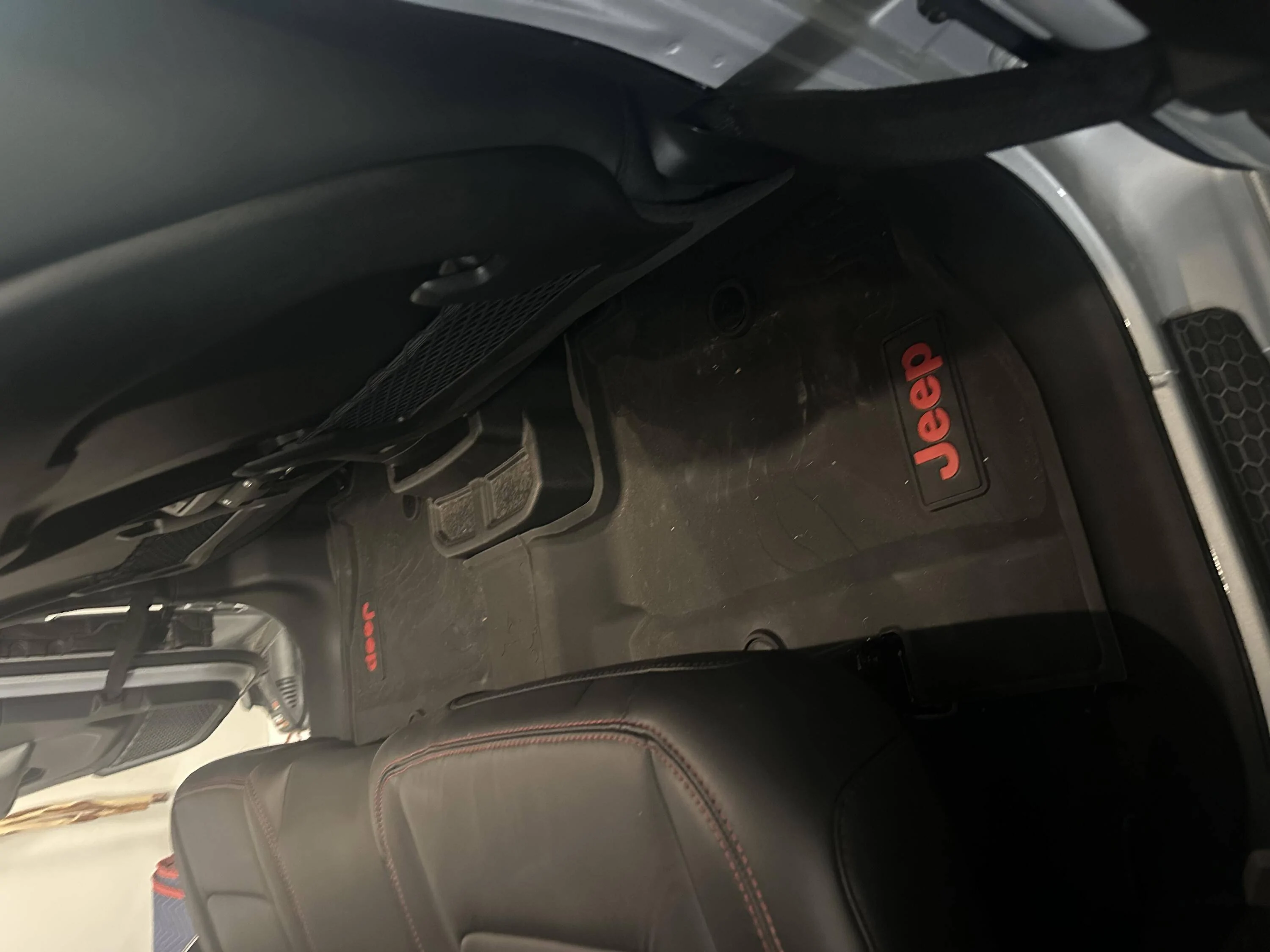 Jeep Wrangler JL 3W auto-life floor liners. tempImageOdzKiG