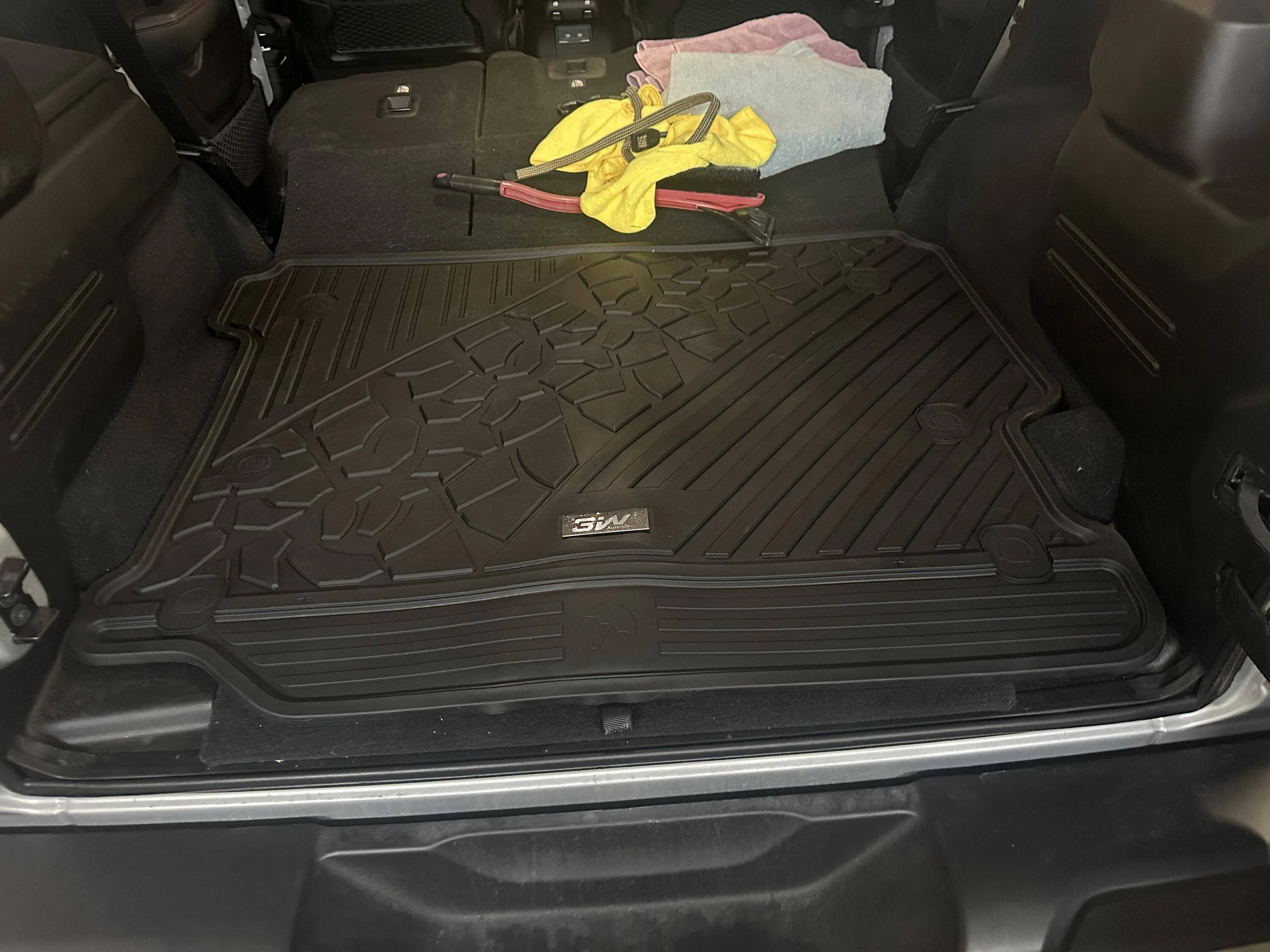 Jeep Wrangler JL 3W auto-life floor liners. tempImageMdDZZL