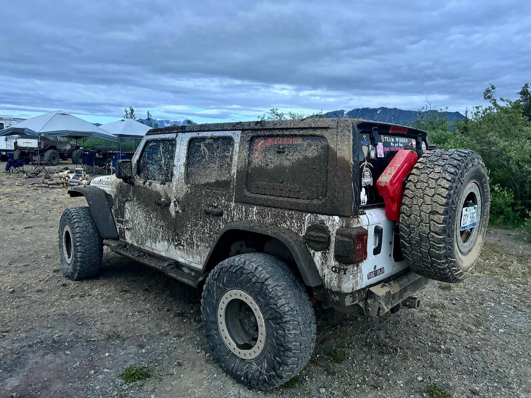 Jeep Wrangler JL Question on badge etiquette 1735941775594-ys