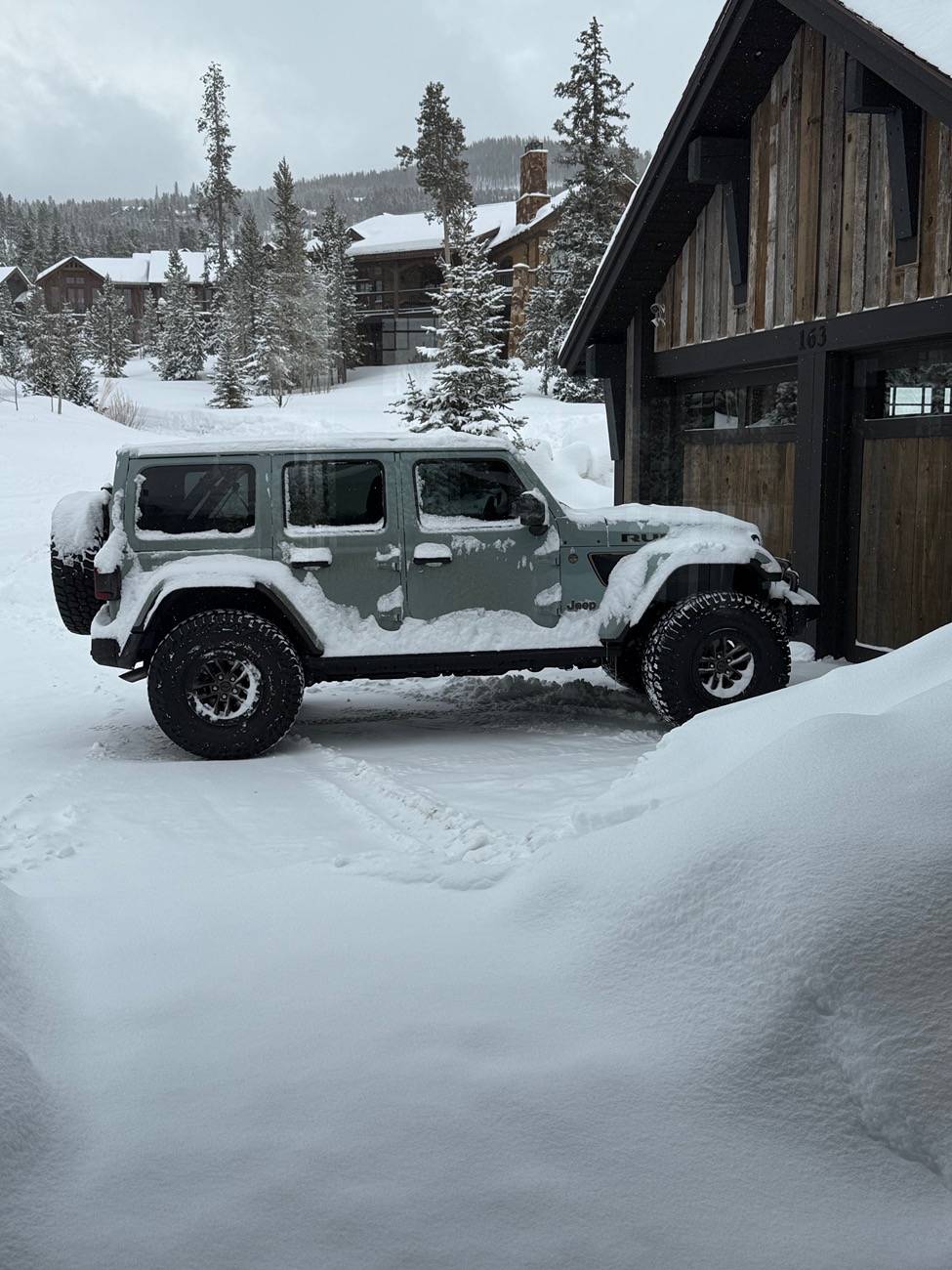 Jeep Wrangler JL Driving a Rubicon in the Snow IMG_0107