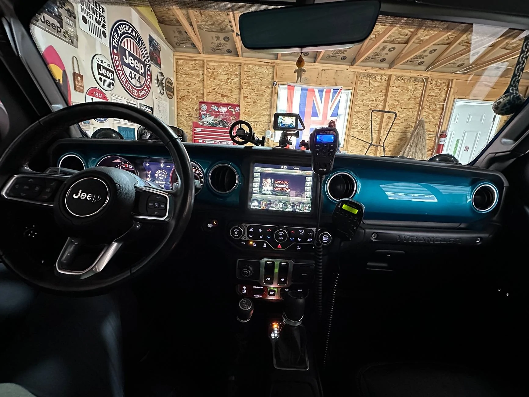 Jeep Wrangler JL CB radio integration into 2024 model infotainment? IMG_8878