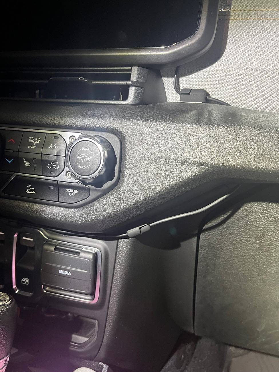 Jeep Wrangler JL Anyone else having issues getting anything to stick to interior plastic? IMG_1863
