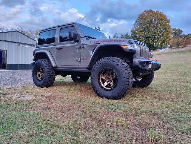 Jeep Wrangler JL 2 door or 4 door? pBUqP65l