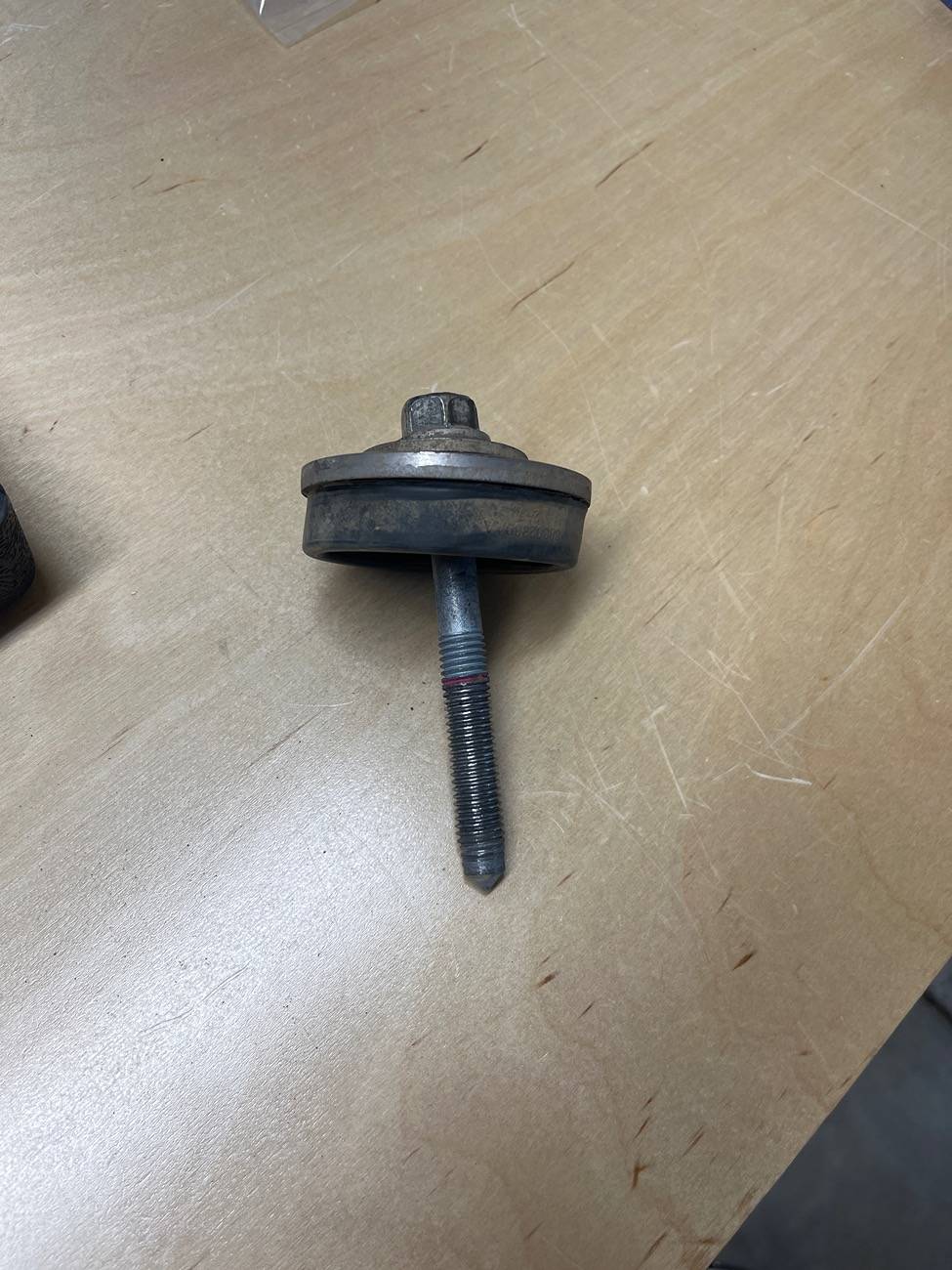 Jeep Wrangler JL Body mount bolts normal or reverse threaded? image