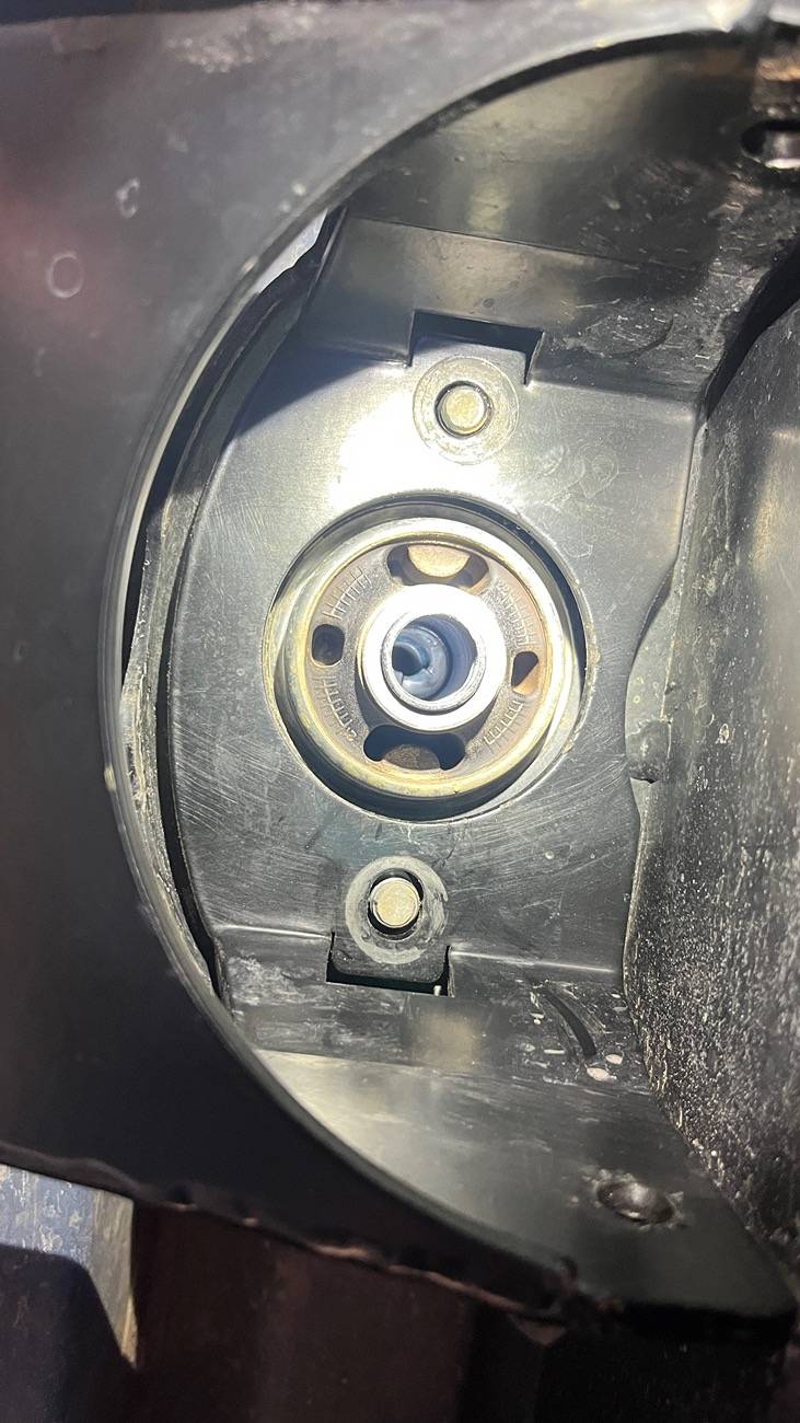 Jeep Wrangler JL Body mount bolts normal or reverse threaded? IMG_3542