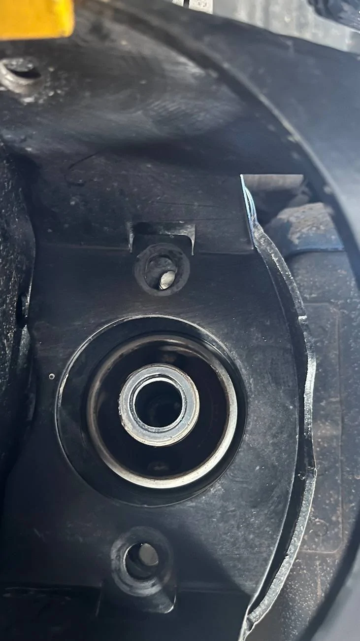 Jeep Wrangler JL Body mount bolts normal or reverse threaded? IMG_3543