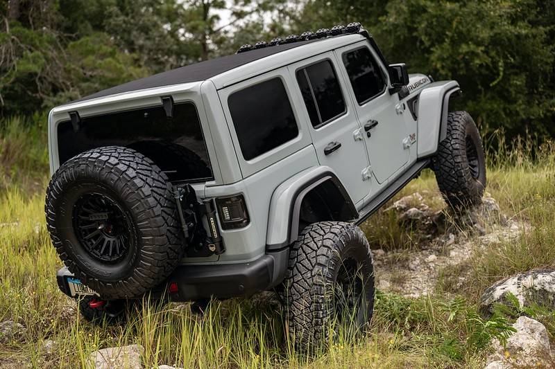 Jeep Wrangler JL LED tail light ring out ORACLE_Lighting_Jeep_thelunartik