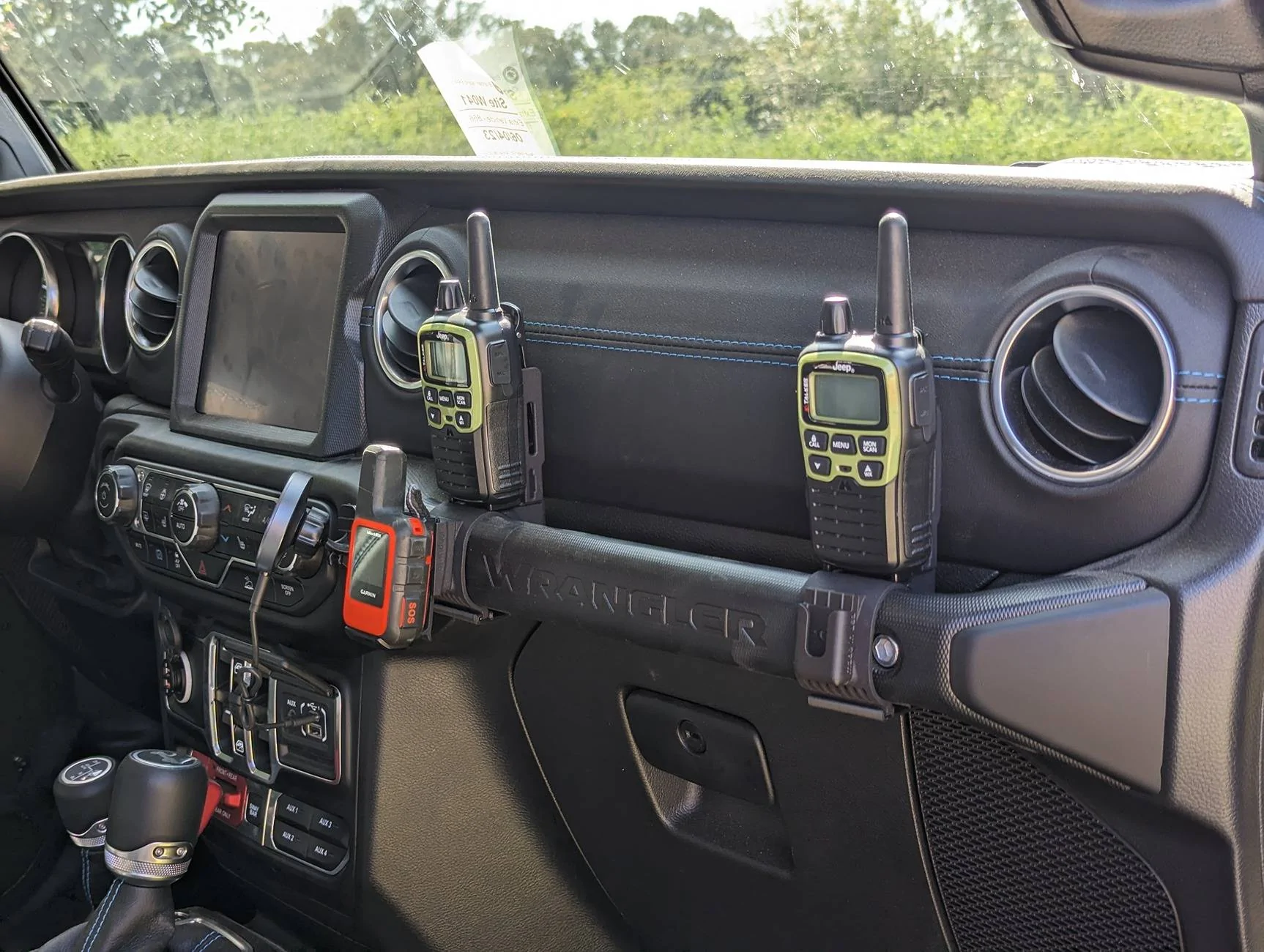 Jeep Wrangler JL Satellite Emergency Messenger Device Mounts 2023-06-02 16.10.32