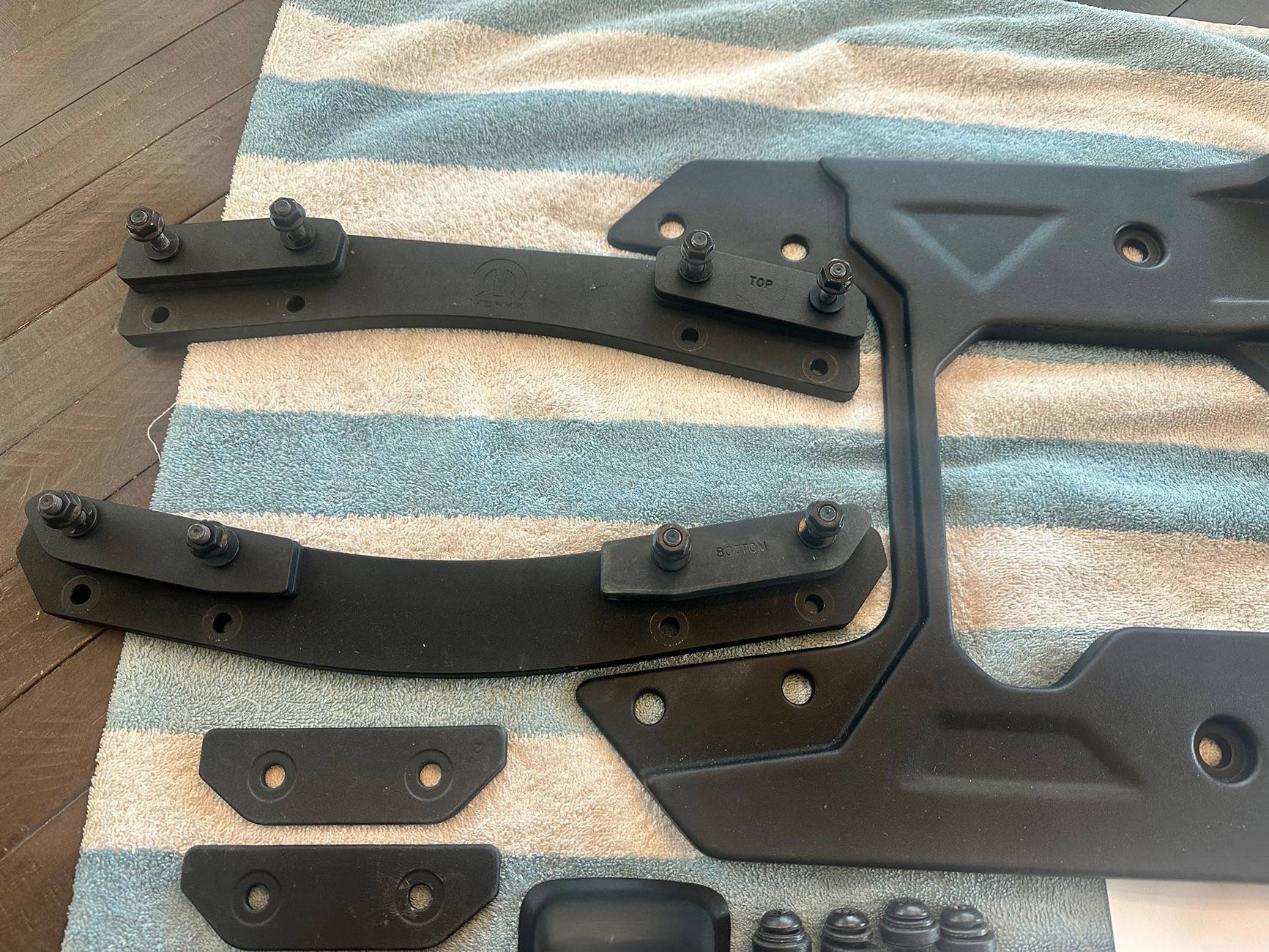 Jeep Wrangler JL Mopar HD Tire Carrier reinforcement bracket 2A74008E-1095-42B5-9034-745E47200C8D