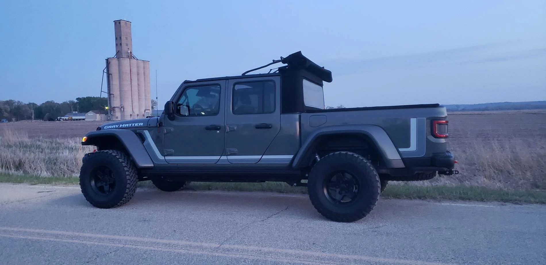 Jeep Wrangler JL JLU Mopar Soft Top Compatable Pieces? 20230423_203237