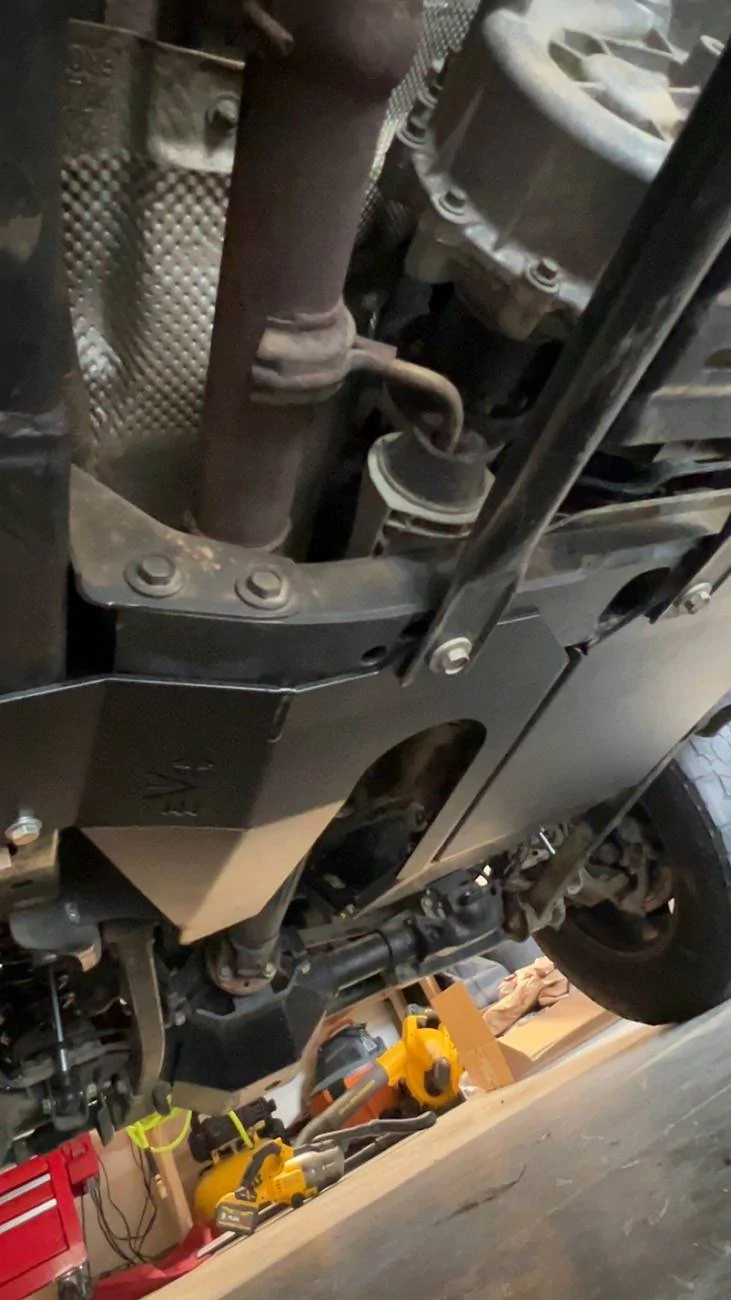Jeep Wrangler JL Oil pan skid plate IMG_1298
